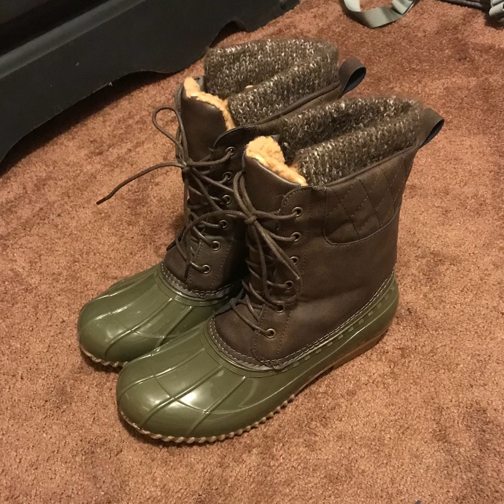 NEVER WORN Tovah flat boot